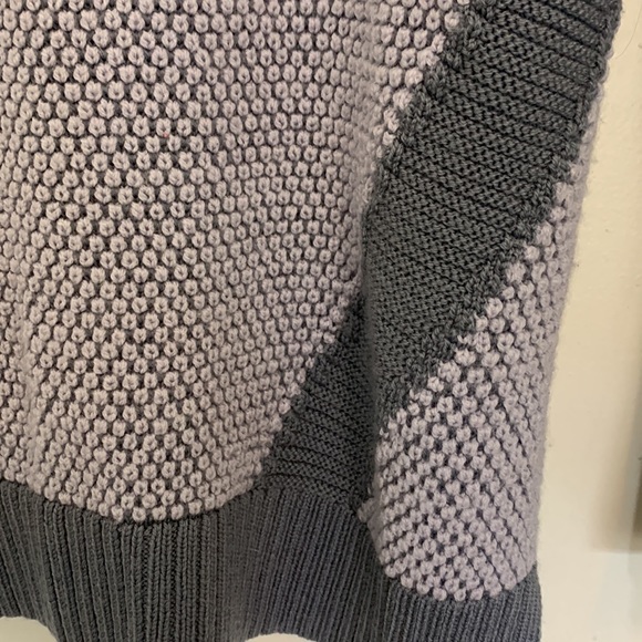 Lululemon sweater - Picture 16 of 16